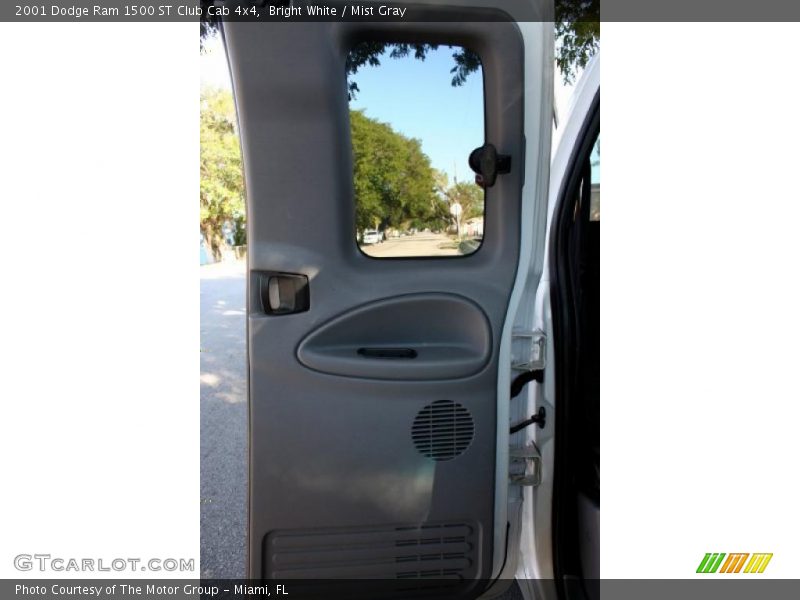 Bright White / Mist Gray 2001 Dodge Ram 1500 ST Club Cab 4x4