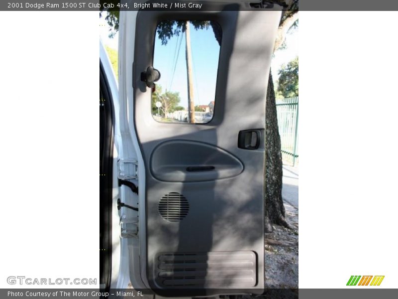 Bright White / Mist Gray 2001 Dodge Ram 1500 ST Club Cab 4x4