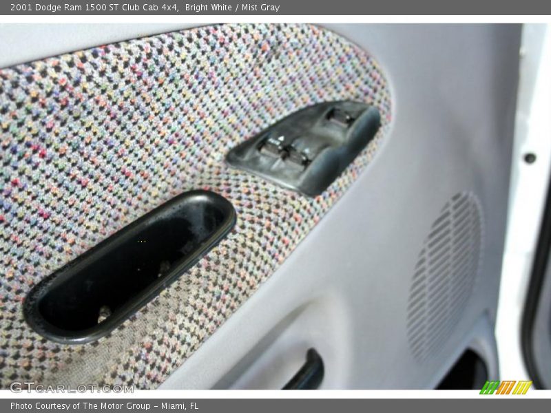 Bright White / Mist Gray 2001 Dodge Ram 1500 ST Club Cab 4x4