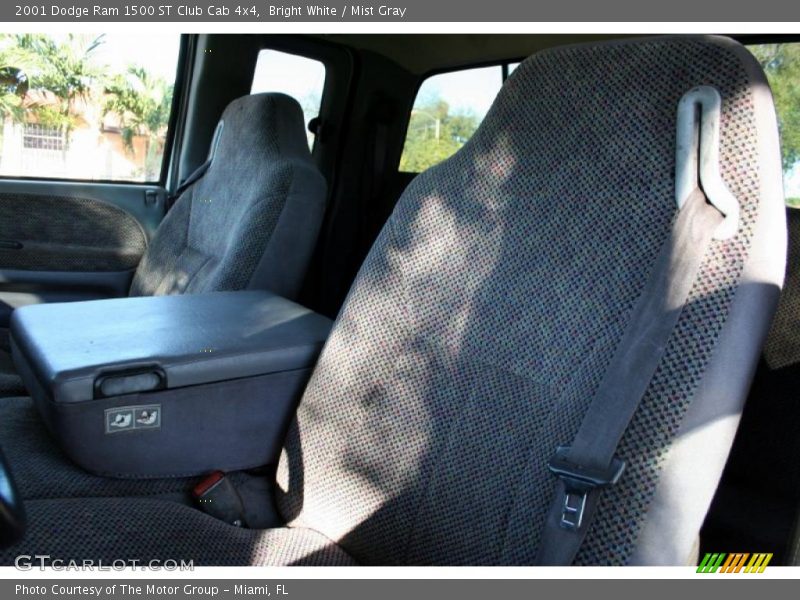 Bright White / Mist Gray 2001 Dodge Ram 1500 ST Club Cab 4x4