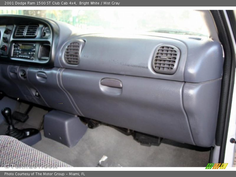 Bright White / Mist Gray 2001 Dodge Ram 1500 ST Club Cab 4x4