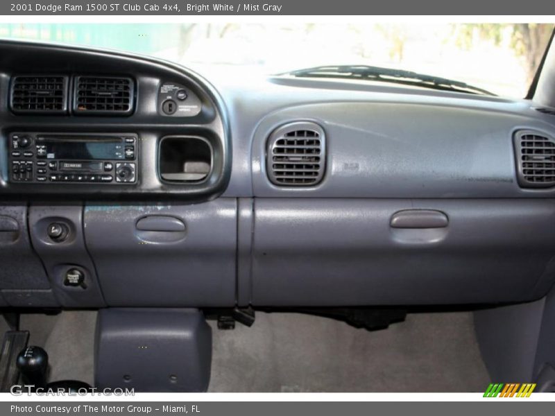 Bright White / Mist Gray 2001 Dodge Ram 1500 ST Club Cab 4x4