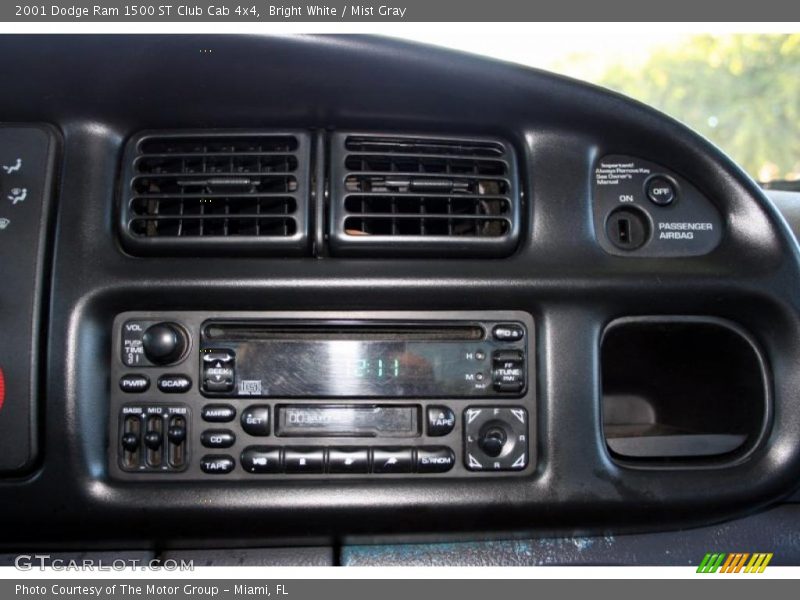 Bright White / Mist Gray 2001 Dodge Ram 1500 ST Club Cab 4x4