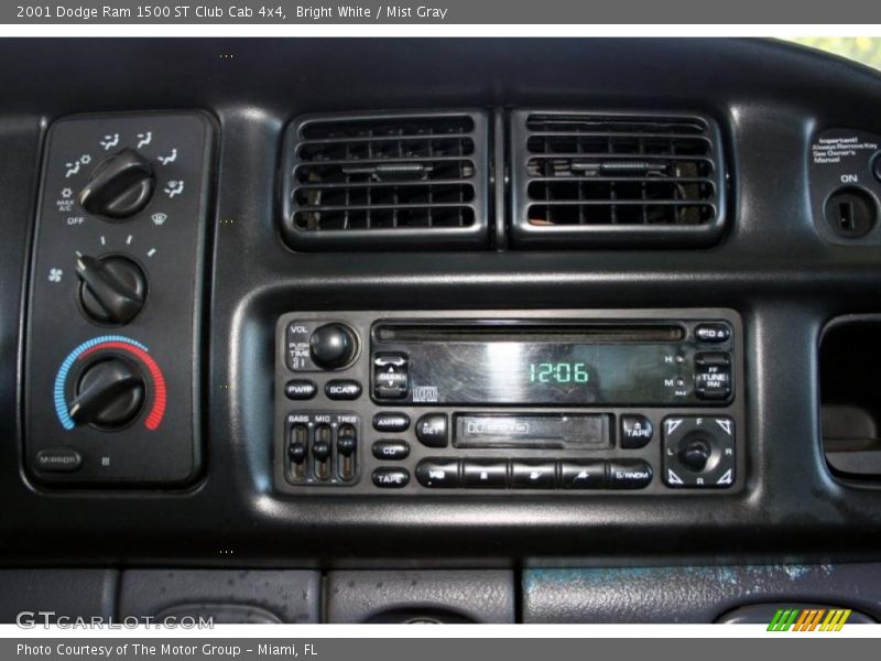 Bright White / Mist Gray 2001 Dodge Ram 1500 ST Club Cab 4x4