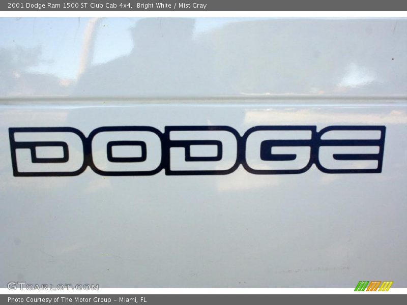 Bright White / Mist Gray 2001 Dodge Ram 1500 ST Club Cab 4x4