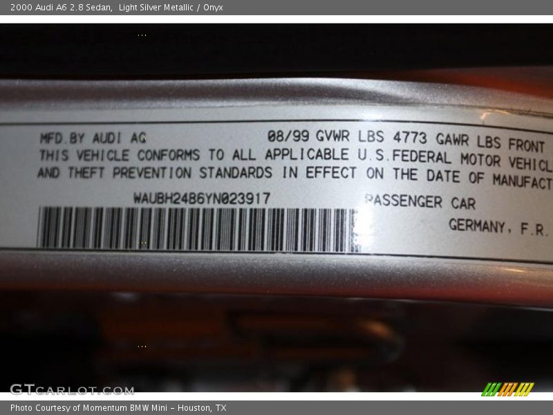 Light Silver Metallic / Onyx 2000 Audi A6 2.8 Sedan