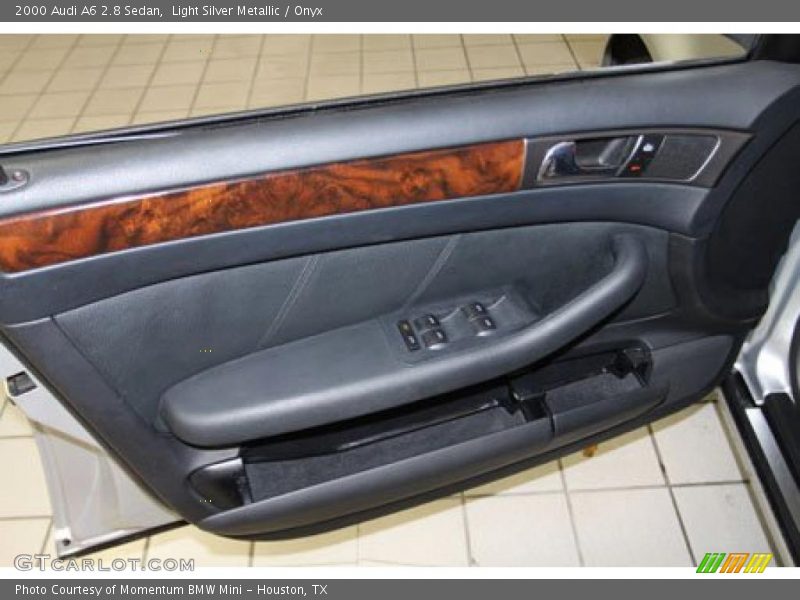 Light Silver Metallic / Onyx 2000 Audi A6 2.8 Sedan