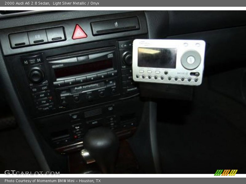Light Silver Metallic / Onyx 2000 Audi A6 2.8 Sedan