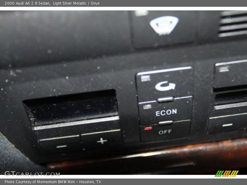 Light Silver Metallic / Onyx 2000 Audi A6 2.8 Sedan