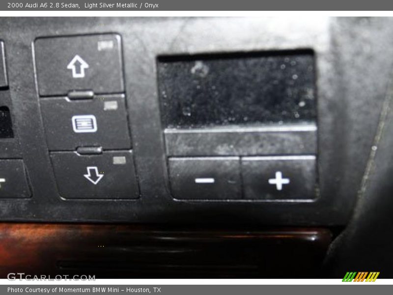 Light Silver Metallic / Onyx 2000 Audi A6 2.8 Sedan