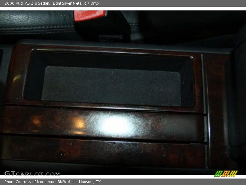 Light Silver Metallic / Onyx 2000 Audi A6 2.8 Sedan