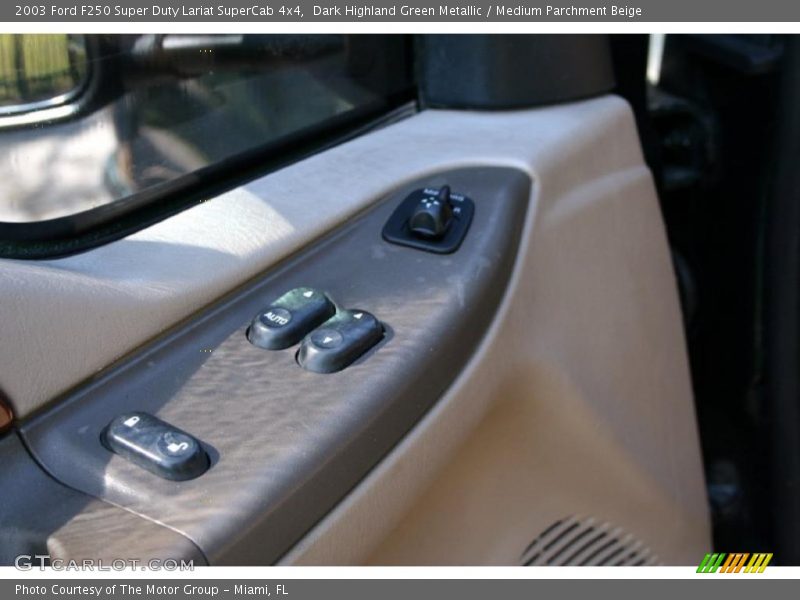 Dark Highland Green Metallic / Medium Parchment Beige 2003 Ford F250 Super Duty Lariat SuperCab 4x4