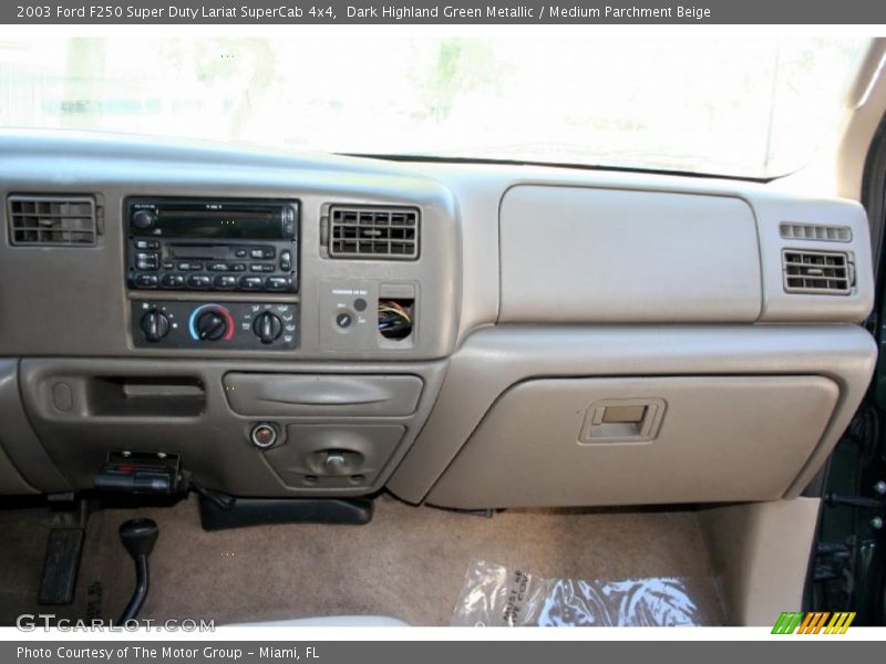 Dark Highland Green Metallic / Medium Parchment Beige 2003 Ford F250 Super Duty Lariat SuperCab 4x4