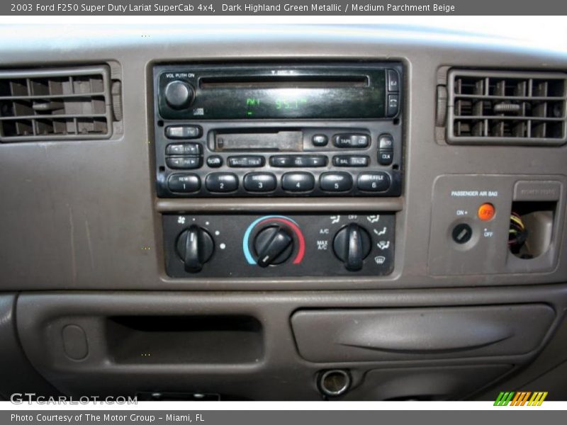 Dark Highland Green Metallic / Medium Parchment Beige 2003 Ford F250 Super Duty Lariat SuperCab 4x4