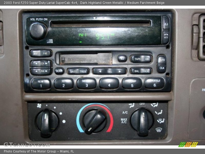 Dark Highland Green Metallic / Medium Parchment Beige 2003 Ford F250 Super Duty Lariat SuperCab 4x4
