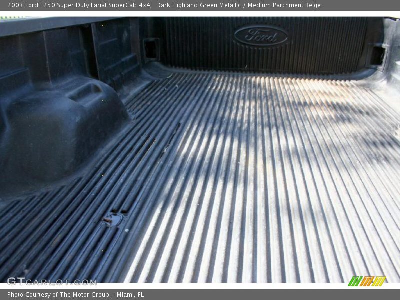 Dark Highland Green Metallic / Medium Parchment Beige 2003 Ford F250 Super Duty Lariat SuperCab 4x4