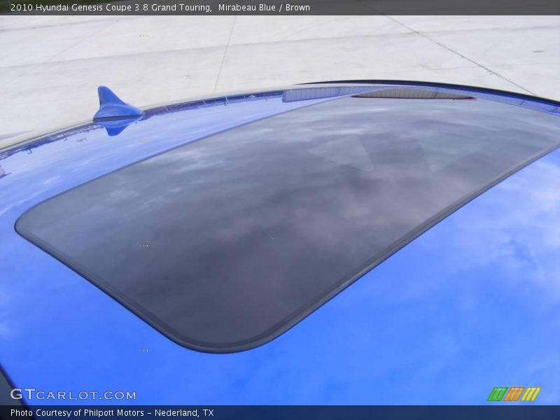 Sunroof of 2010 Genesis Coupe 3.8 Grand Touring