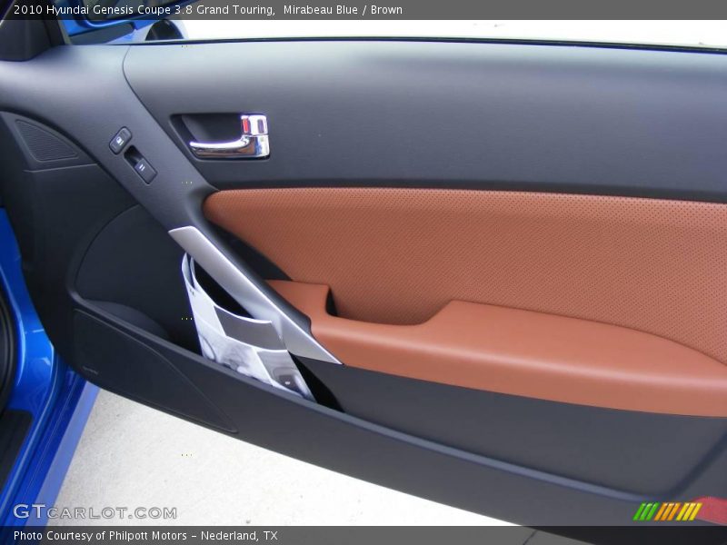 Door Panel of 2010 Genesis Coupe 3.8 Grand Touring