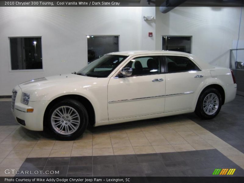 Cool Vanilla White / Dark Slate Gray 2010 Chrysler 300 Touring