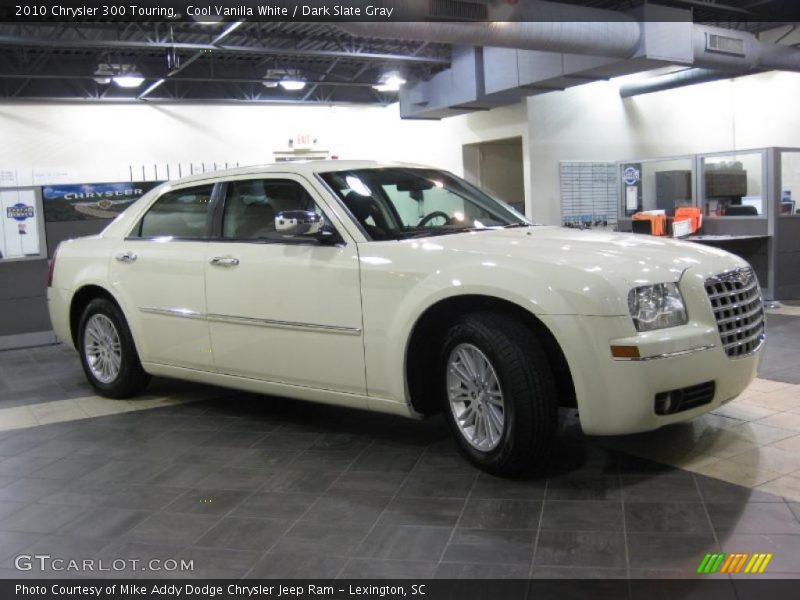 Cool Vanilla White / Dark Slate Gray 2010 Chrysler 300 Touring