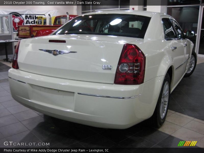 Cool Vanilla White / Dark Slate Gray 2010 Chrysler 300 Touring