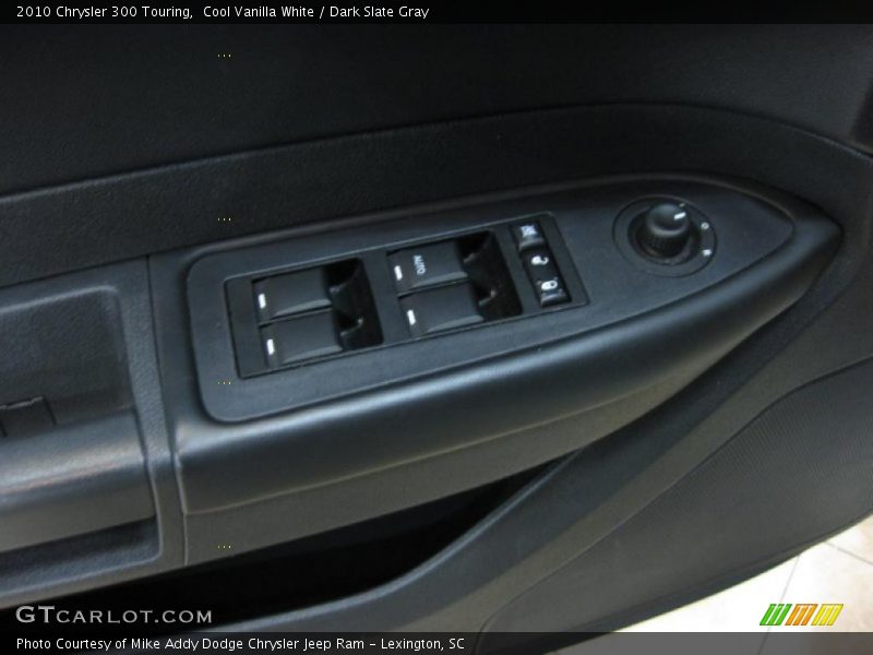 Cool Vanilla White / Dark Slate Gray 2010 Chrysler 300 Touring
