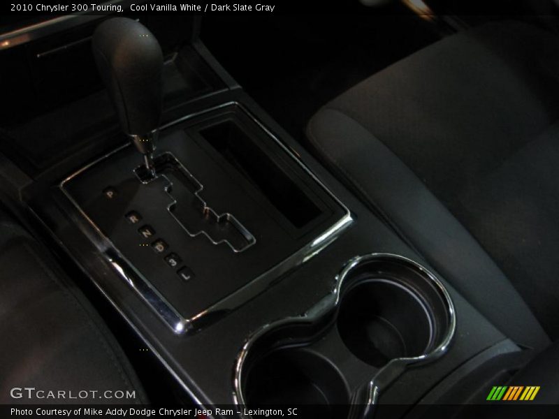 Cool Vanilla White / Dark Slate Gray 2010 Chrysler 300 Touring