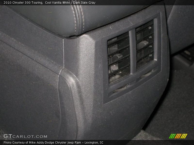 Cool Vanilla White / Dark Slate Gray 2010 Chrysler 300 Touring