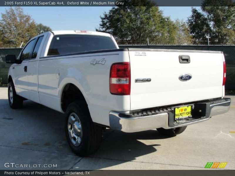 Oxford White / Medium Flint Grey 2005 Ford F150 XL SuperCab 4x4