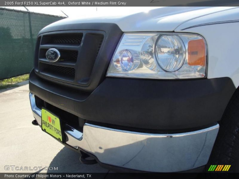 Oxford White / Medium Flint Grey 2005 Ford F150 XL SuperCab 4x4