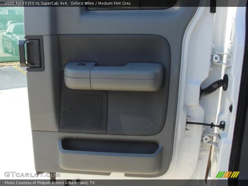 Oxford White / Medium Flint Grey 2005 Ford F150 XL SuperCab 4x4