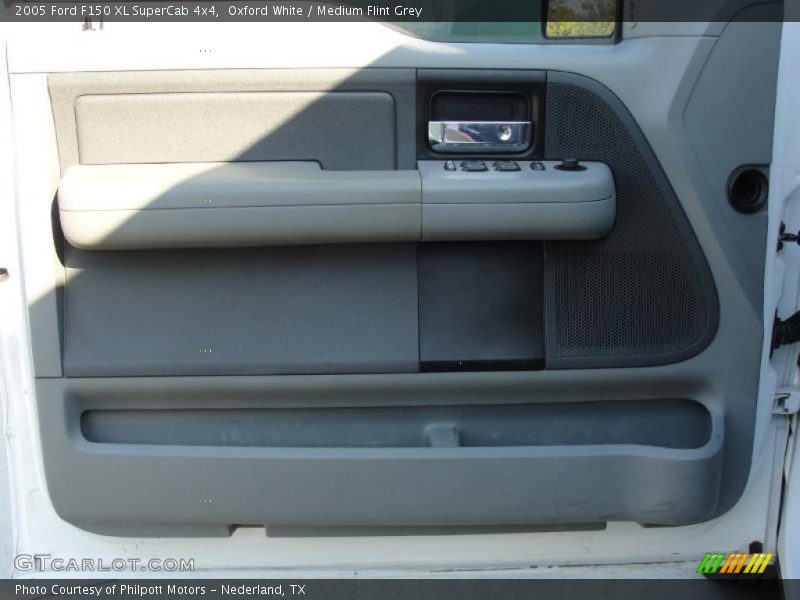 Oxford White / Medium Flint Grey 2005 Ford F150 XL SuperCab 4x4