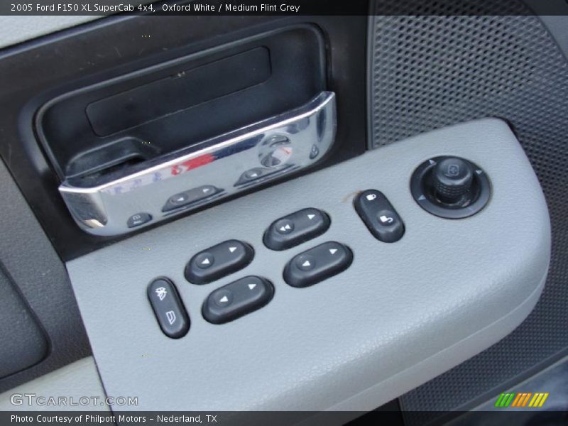 Oxford White / Medium Flint Grey 2005 Ford F150 XL SuperCab 4x4