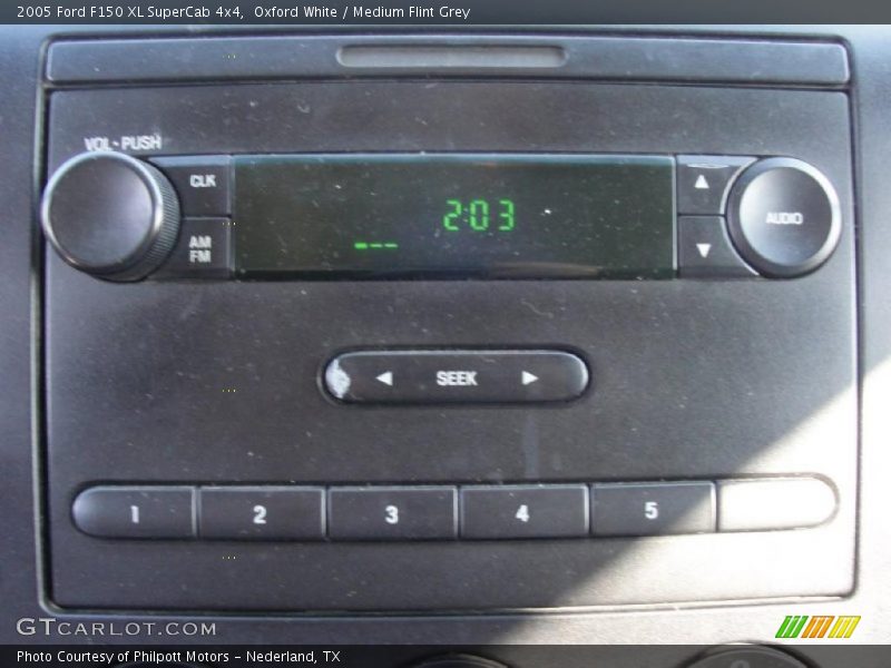Controls of 2005 F150 XL SuperCab 4x4