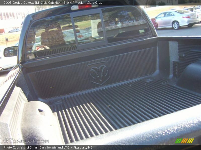 Black / Medium Slate Gray 2005 Dodge Dakota SLT Club Cab 4x4