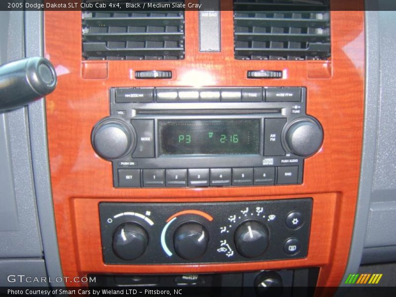 Black / Medium Slate Gray 2005 Dodge Dakota SLT Club Cab 4x4