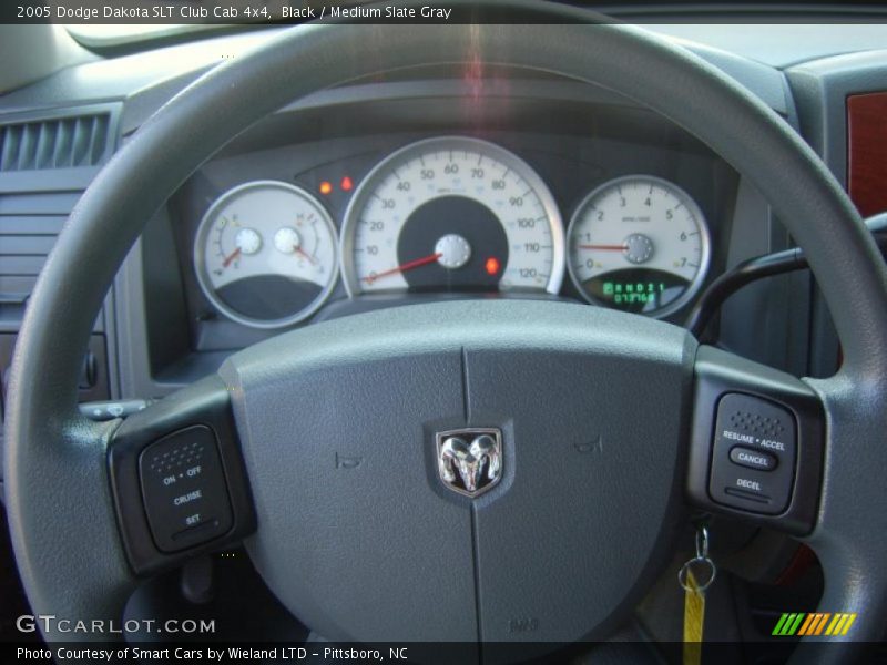 Black / Medium Slate Gray 2005 Dodge Dakota SLT Club Cab 4x4