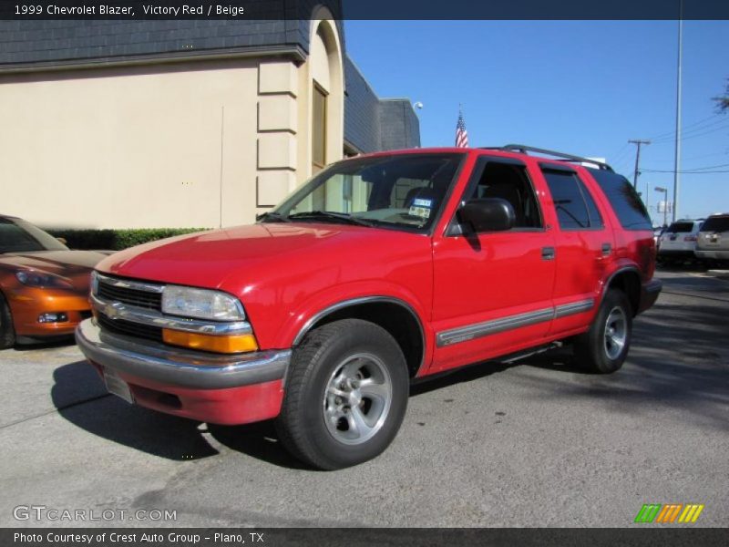 Front 3/4 View of 1999 Blazer 