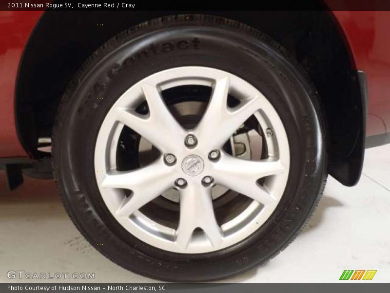 Cayenne Red / Gray 2011 Nissan Rogue SV