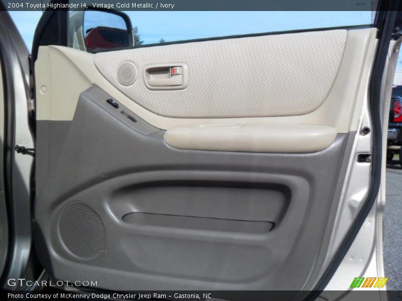 Vintage Gold Metallic / Ivory 2004 Toyota Highlander I4
