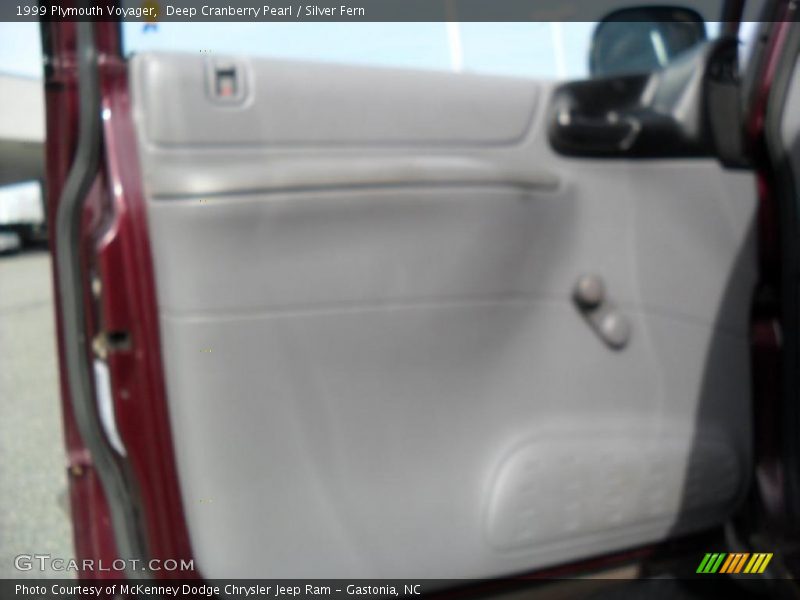 Deep Cranberry Pearl / Silver Fern 1999 Plymouth Voyager
