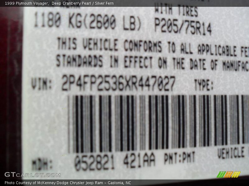 Deep Cranberry Pearl / Silver Fern 1999 Plymouth Voyager