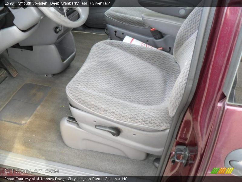 Deep Cranberry Pearl / Silver Fern 1999 Plymouth Voyager