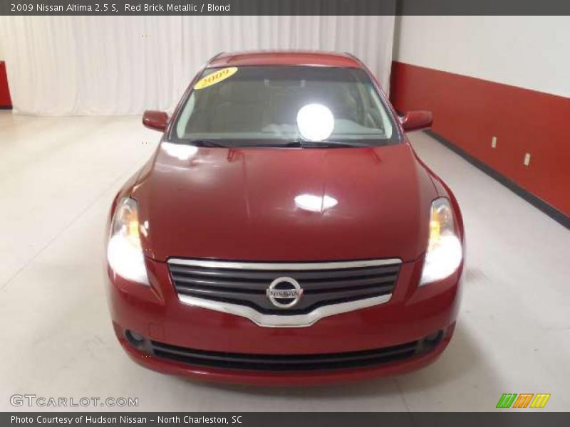 Red Brick Metallic / Blond 2009 Nissan Altima 2.5 S