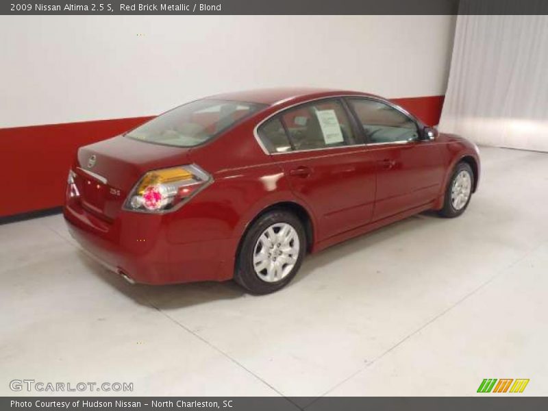 Red Brick Metallic / Blond 2009 Nissan Altima 2.5 S