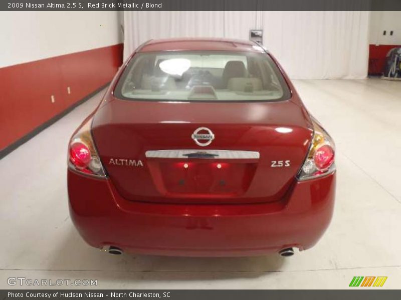 Red Brick Metallic / Blond 2009 Nissan Altima 2.5 S