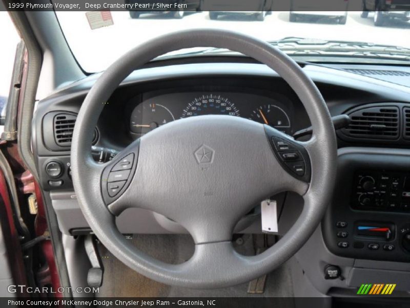 Deep Cranberry Pearl / Silver Fern 1999 Plymouth Voyager