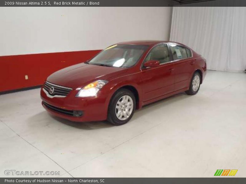 Red Brick Metallic / Blond 2009 Nissan Altima 2.5 S