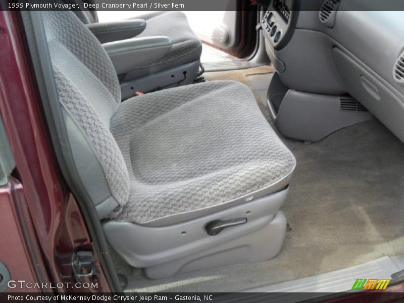 Deep Cranberry Pearl / Silver Fern 1999 Plymouth Voyager