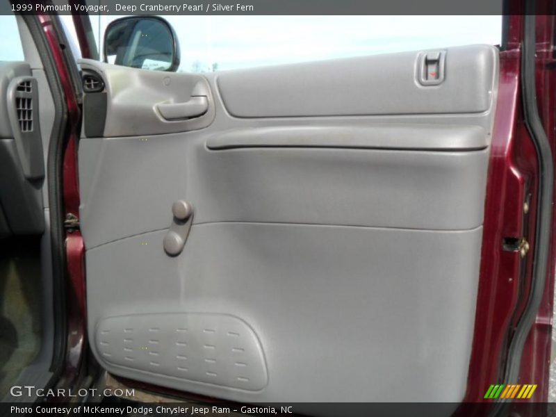 Deep Cranberry Pearl / Silver Fern 1999 Plymouth Voyager